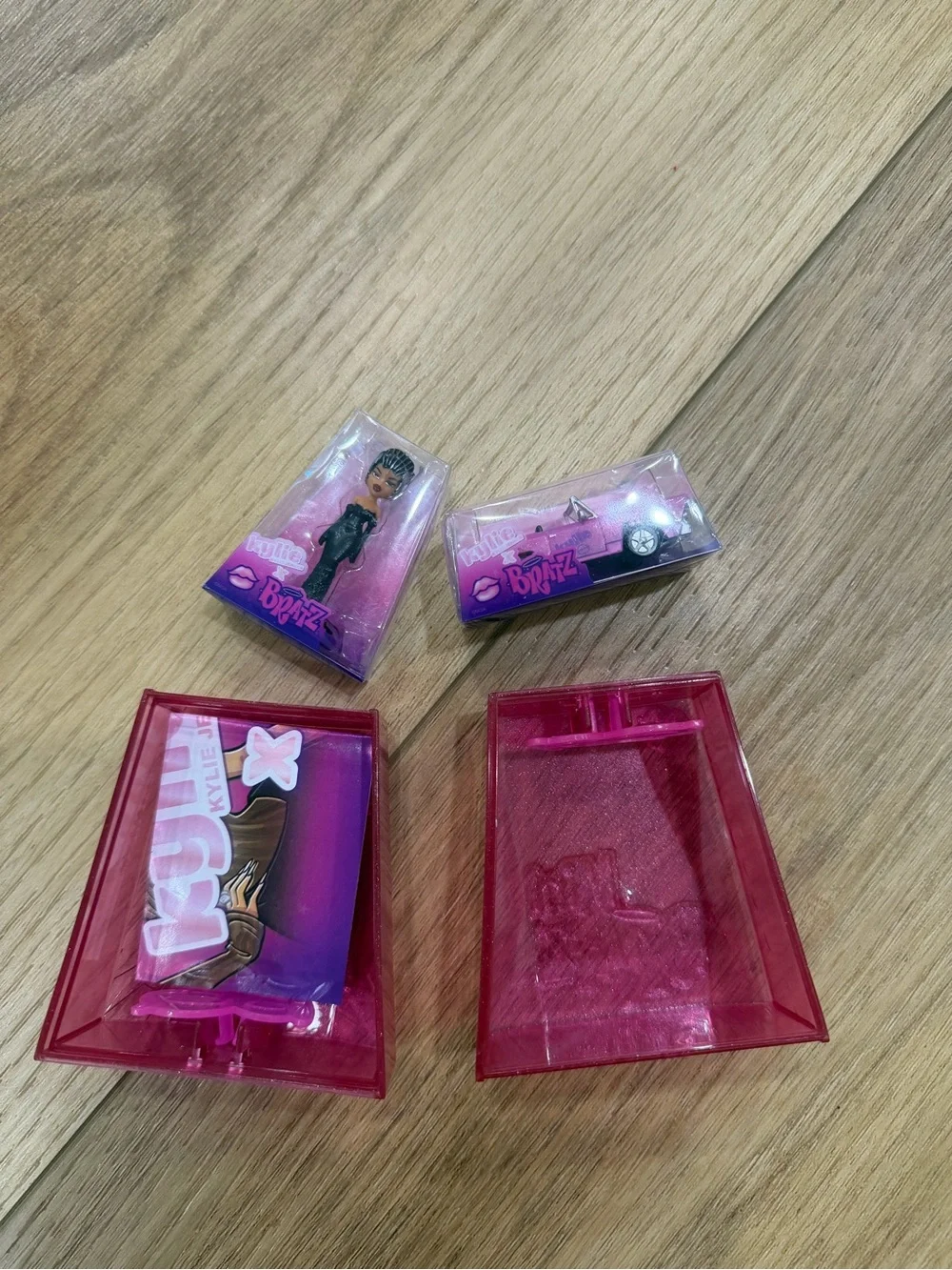 Bratz Pink Playset Accessories - Doll Outfit & Car Pieces